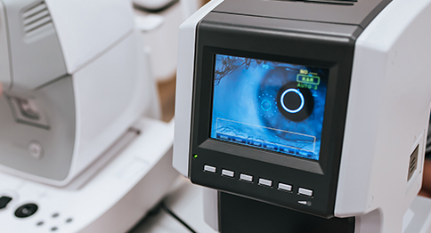 إعادة البصر لفاقديه