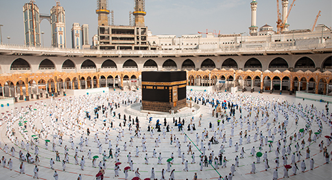 رعاية الحجاج والمعتمرين وزوار بيت الله