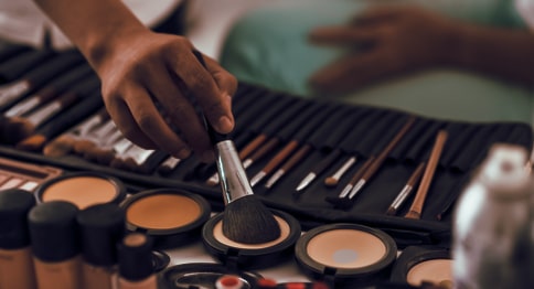 التكفل بالعمرة