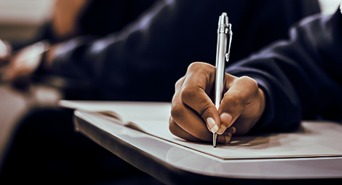 الكفالة التعليمية لطلاب المرحلة الجامعية 